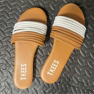 Tkees, size 8, never worn